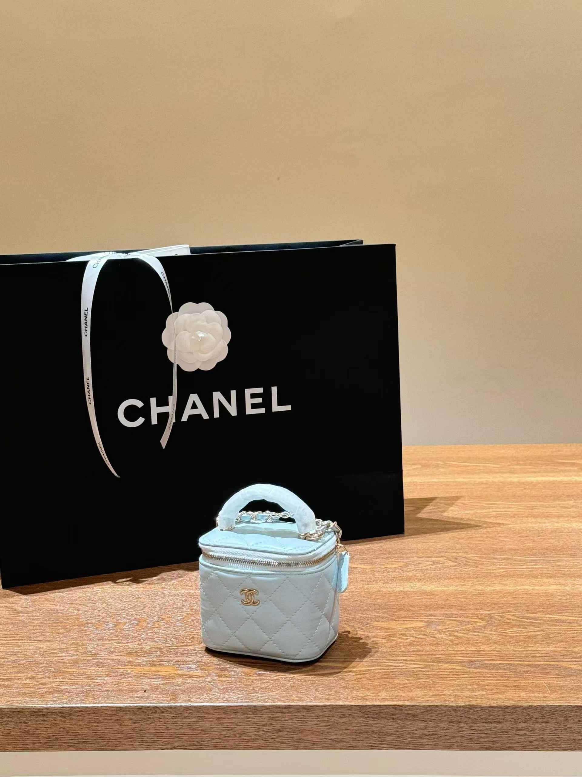 CC mini leather makeup box